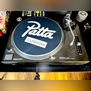 Technics Direct Drive Turntable SL-1210 MK2